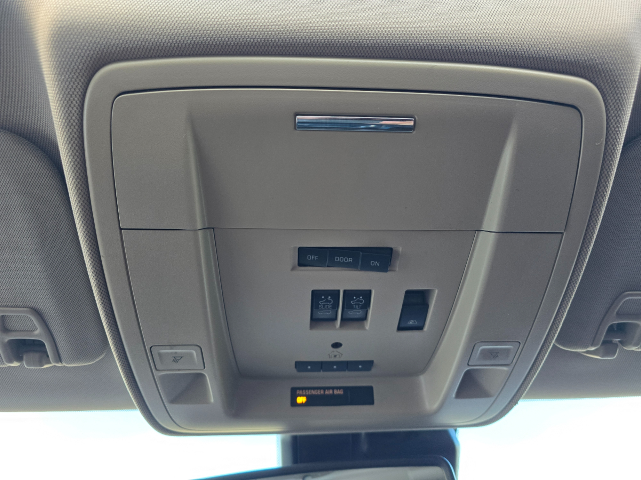 Chevrolet Silverado 1500 4WD Crew Cab 143.5" High Country 2014