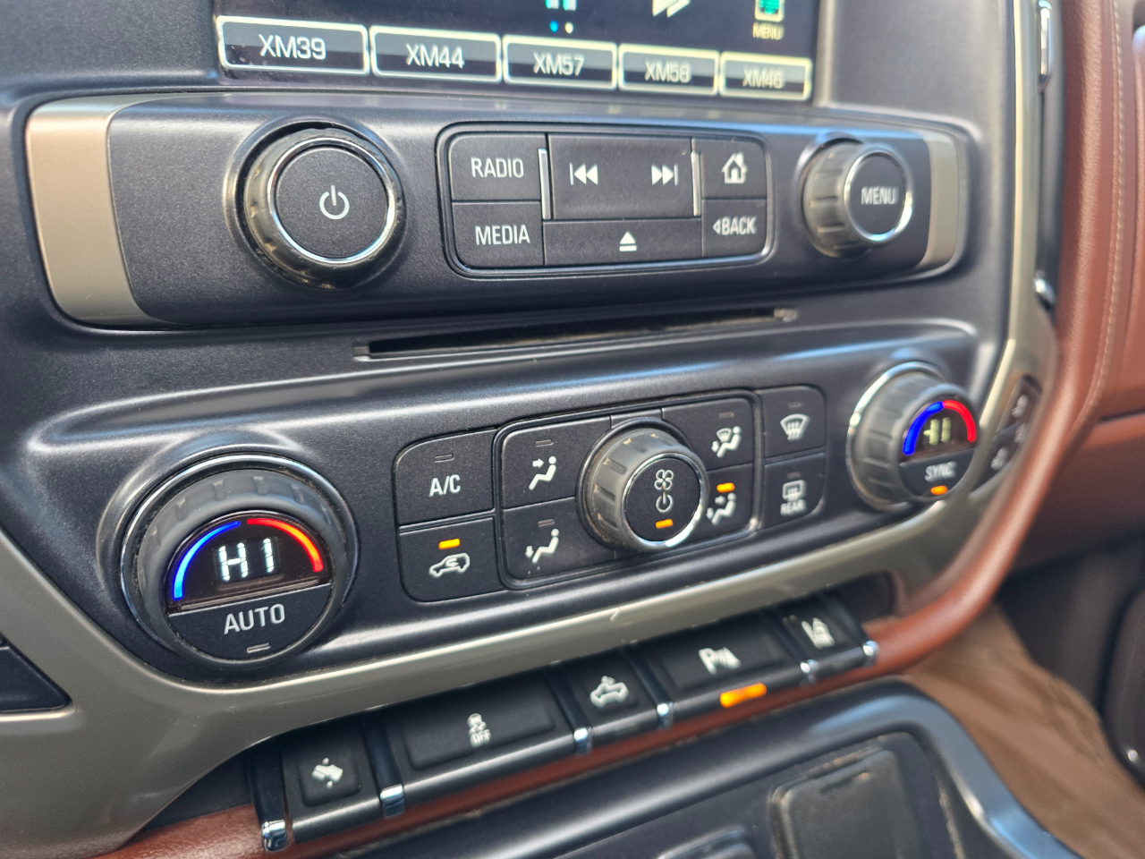 Chevrolet Silverado 1500 4WD Crew Cab 143.5" High Country 2014