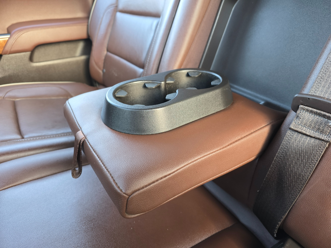 Chevrolet Silverado 1500 4WD Crew Cab 143.5" High Country 2014