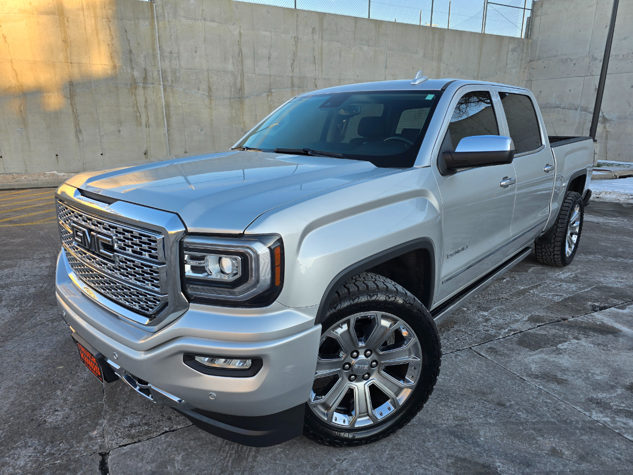 GMC Sierra 1500 4WD Crew Cab 143.5" Denali 2018