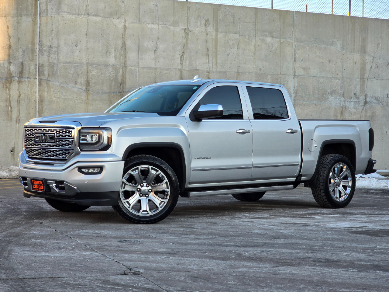 GMC Sierra 1500 4WD Crew Cab 143.5" Denali 2018