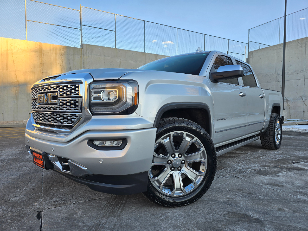 GMC Sierra 1500 4WD Crew Cab 143.5" Denali 2018
