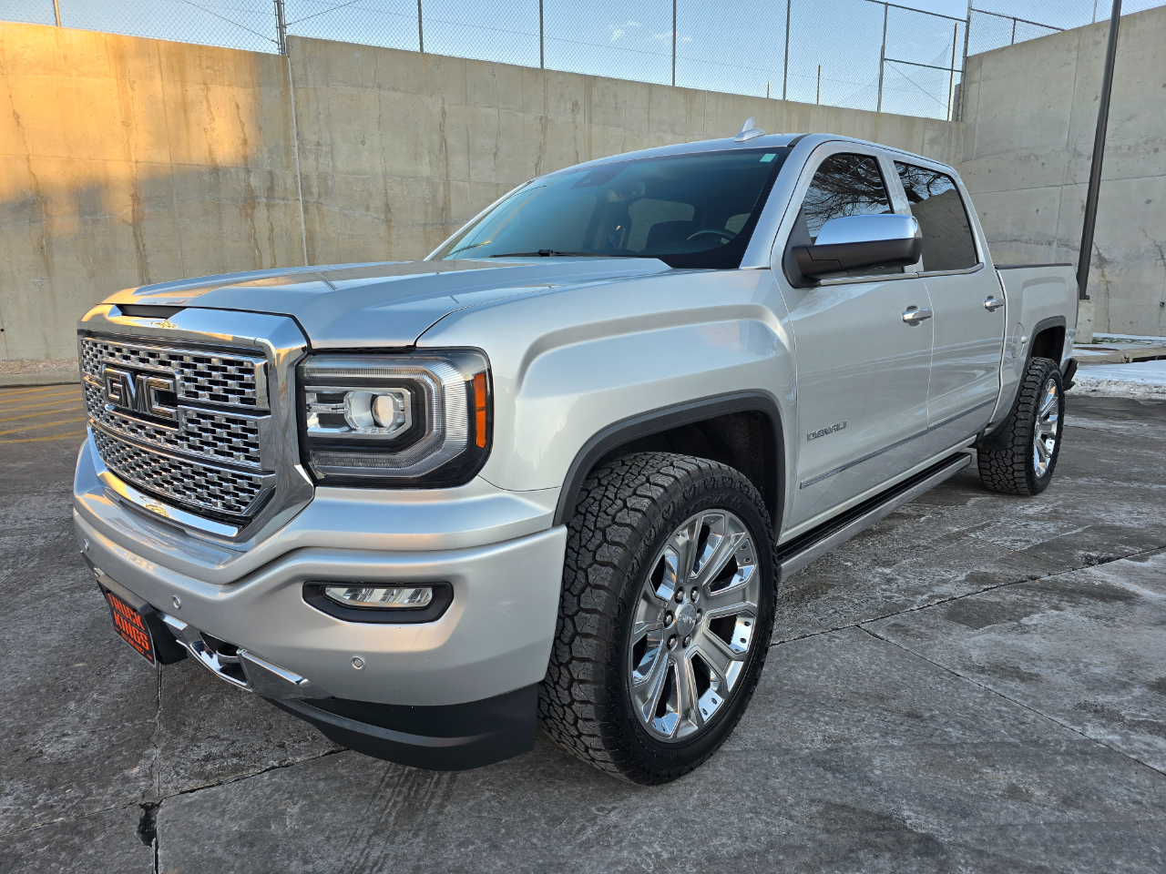 GMC Sierra 1500 4WD Crew Cab 143.5" Denali 2018