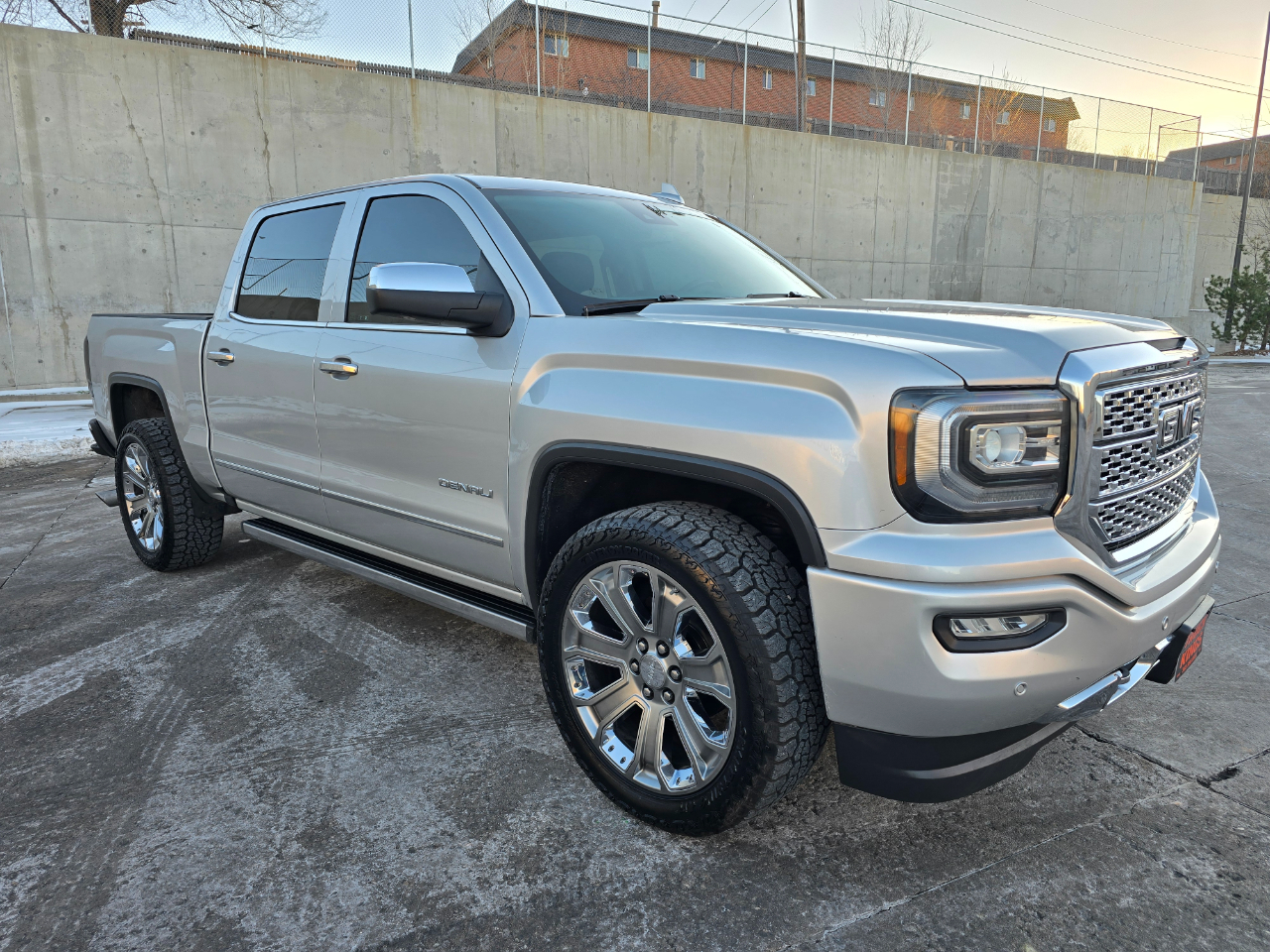 GMC Sierra 1500 4WD Crew Cab 143.5" Denali 2018