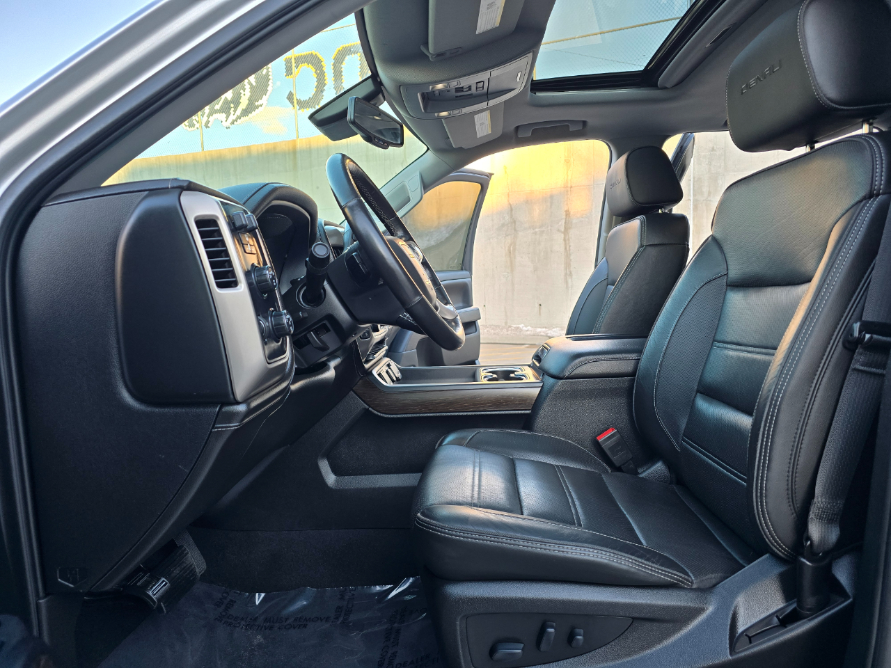 GMC Sierra 1500 4WD Crew Cab 143.5" Denali 2018