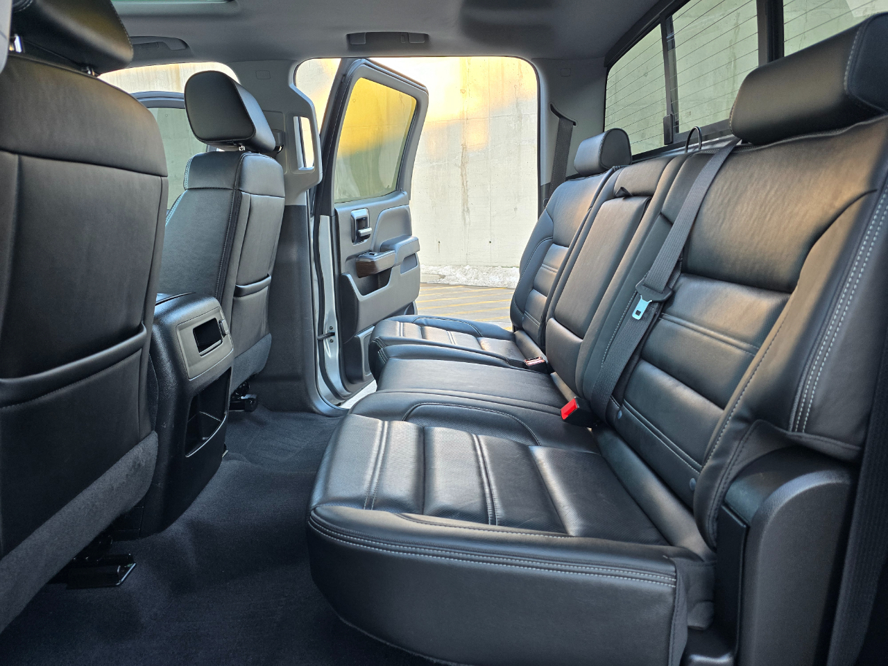 GMC Sierra 1500 4WD Crew Cab 143.5" Denali 2018