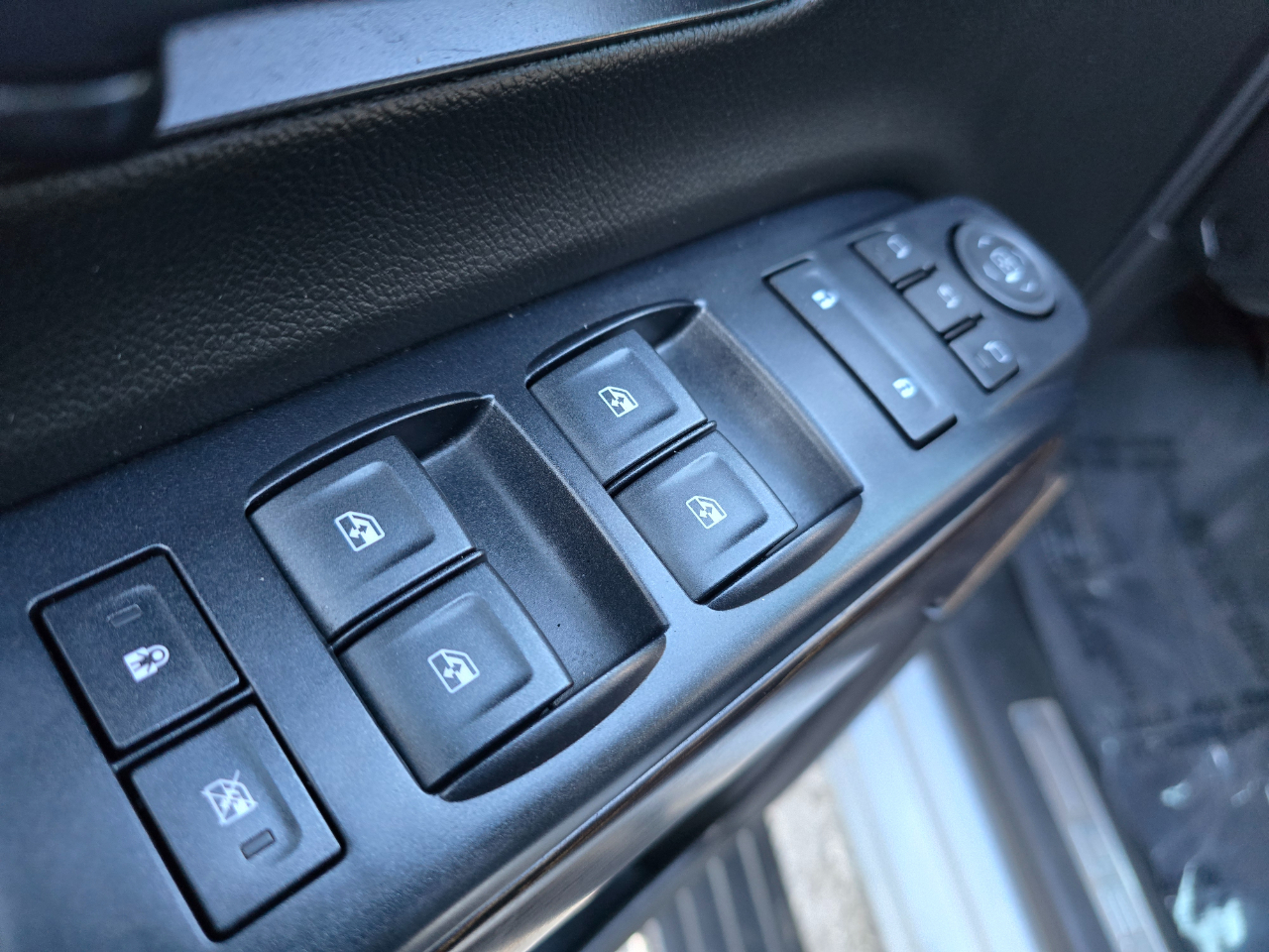 GMC Sierra 1500 4WD Crew Cab 143.5" Denali 2018