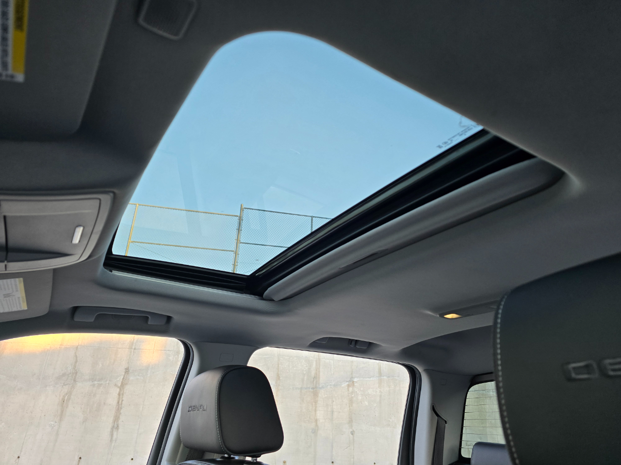 GMC Sierra 1500 4WD Crew Cab 143.5" Denali 2018