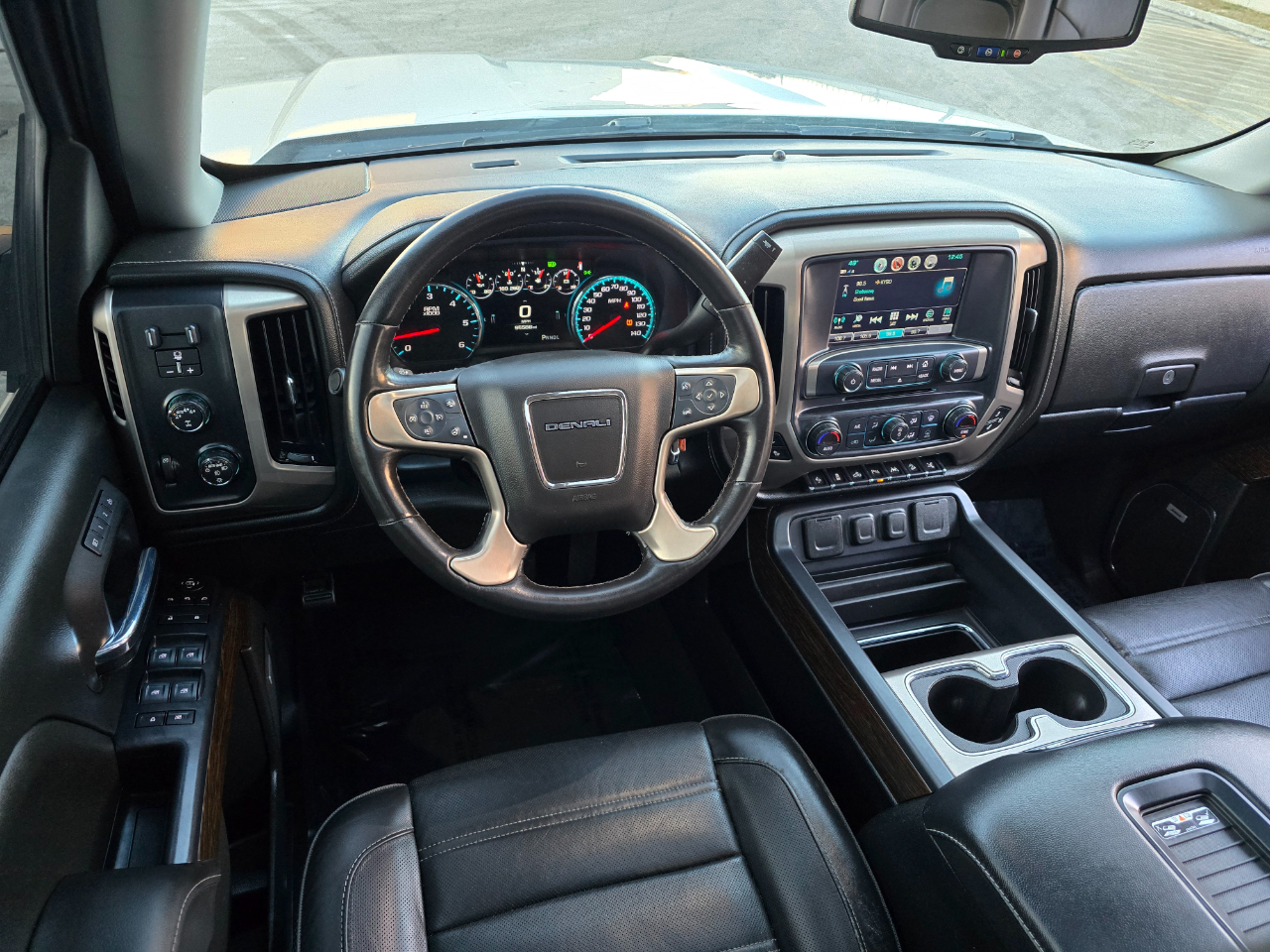 GMC Sierra 1500 4WD Crew Cab 143.5" Denali 2018