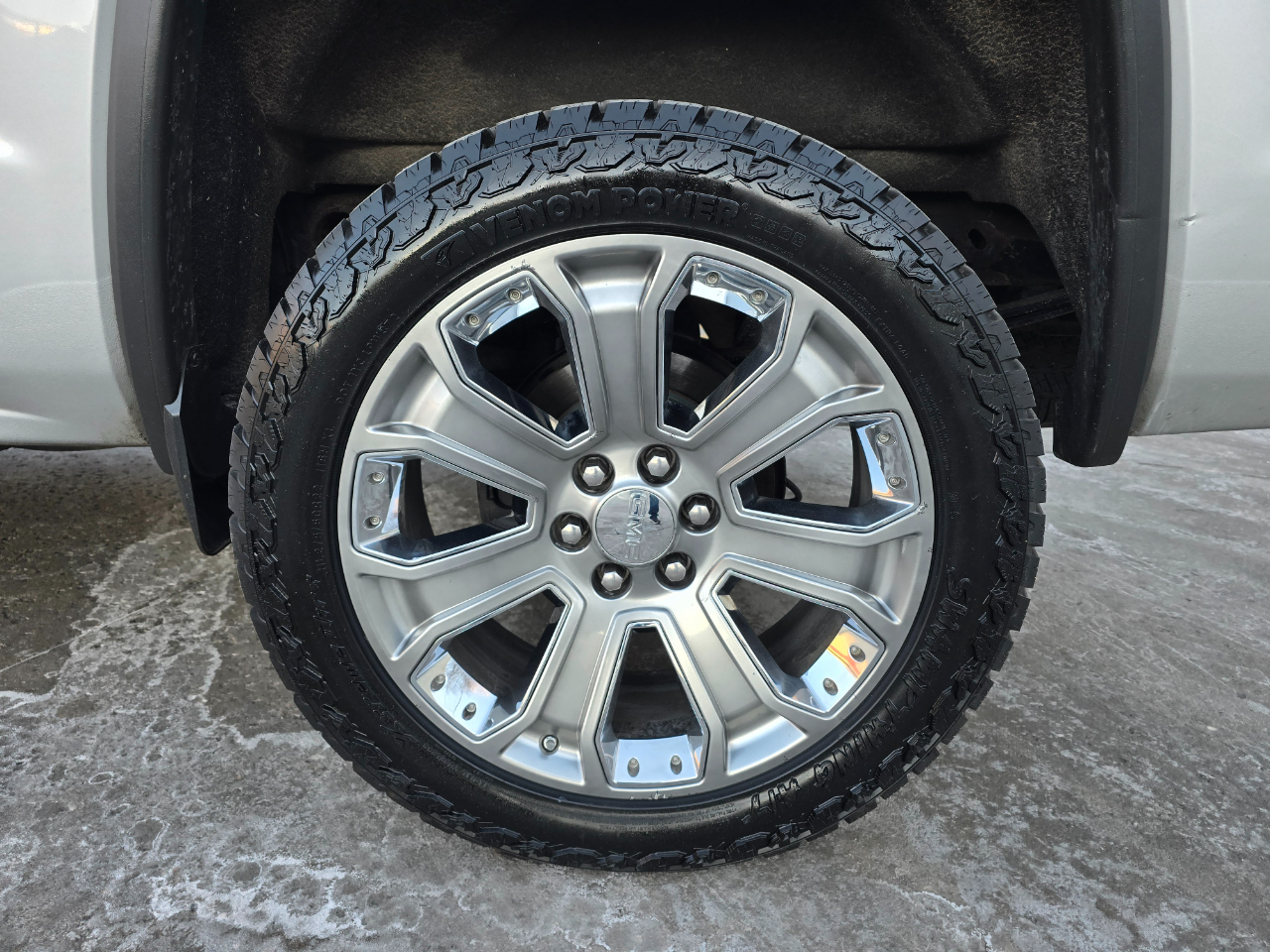 GMC Sierra 1500 4WD Crew Cab 143.5" Denali 2018