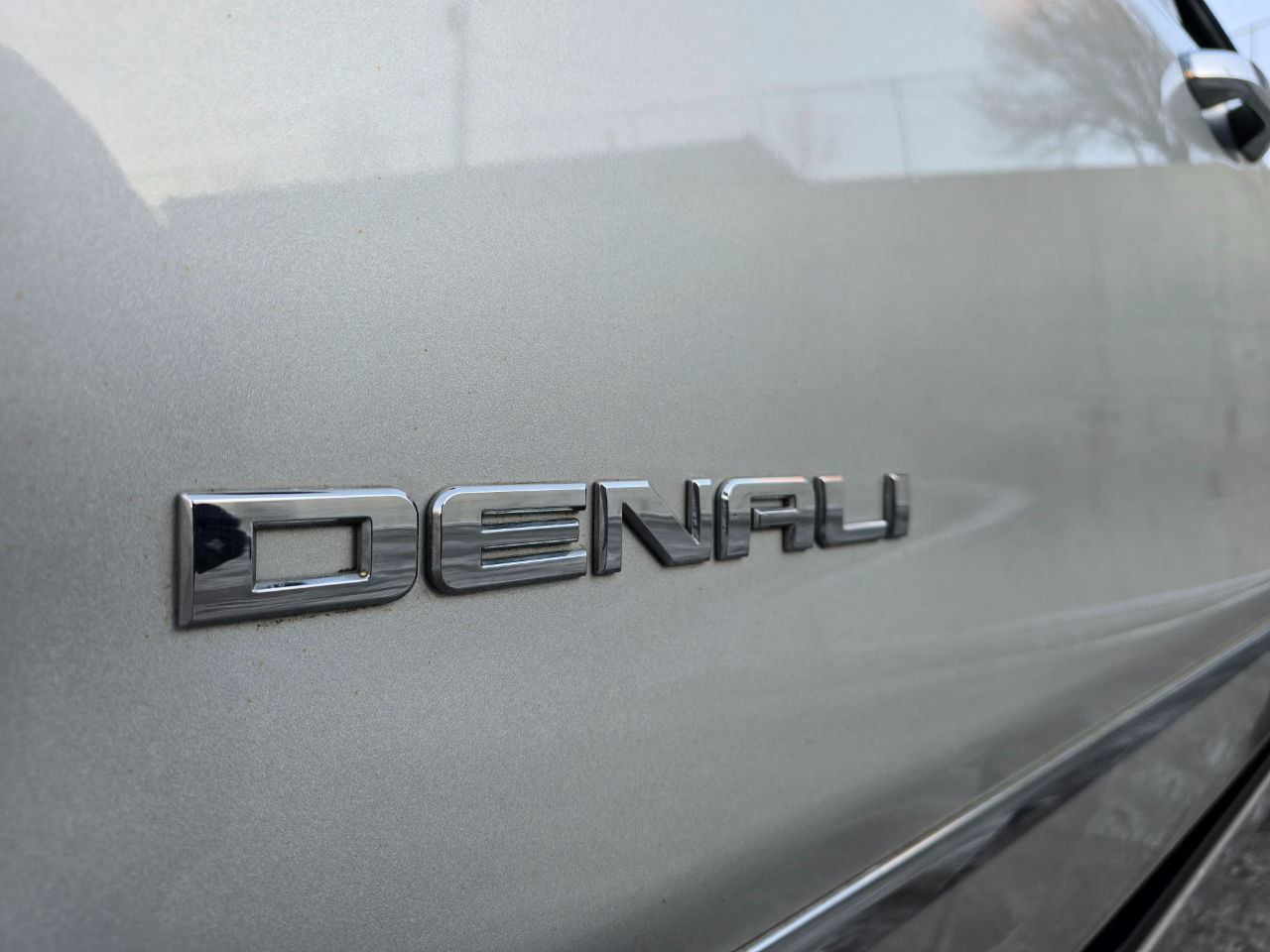 GMC Sierra 1500 4WD Crew Cab 143.5" Denali 2018