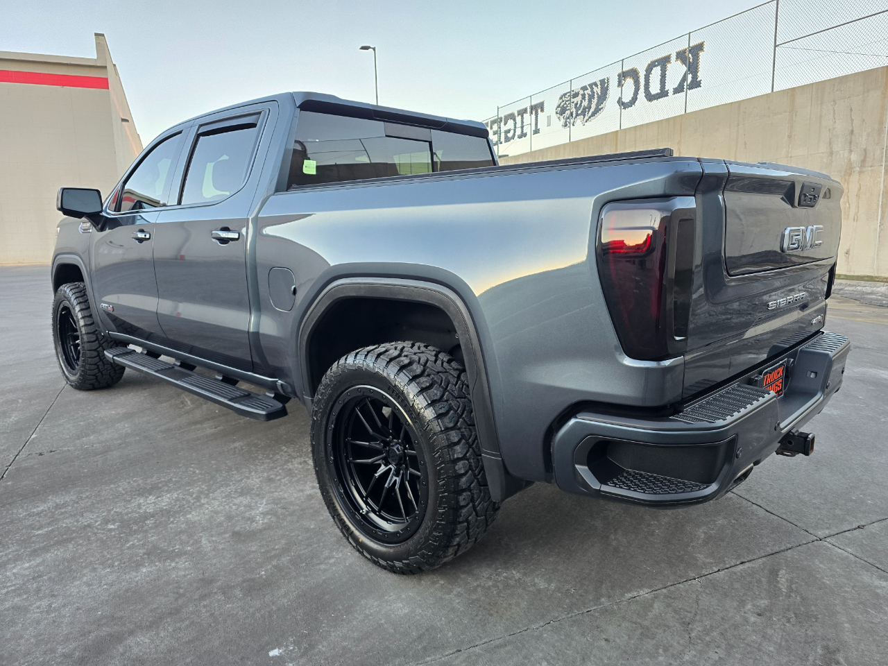 GMC Sierra 1500 4WD Crew Cab 147" AT4 2019