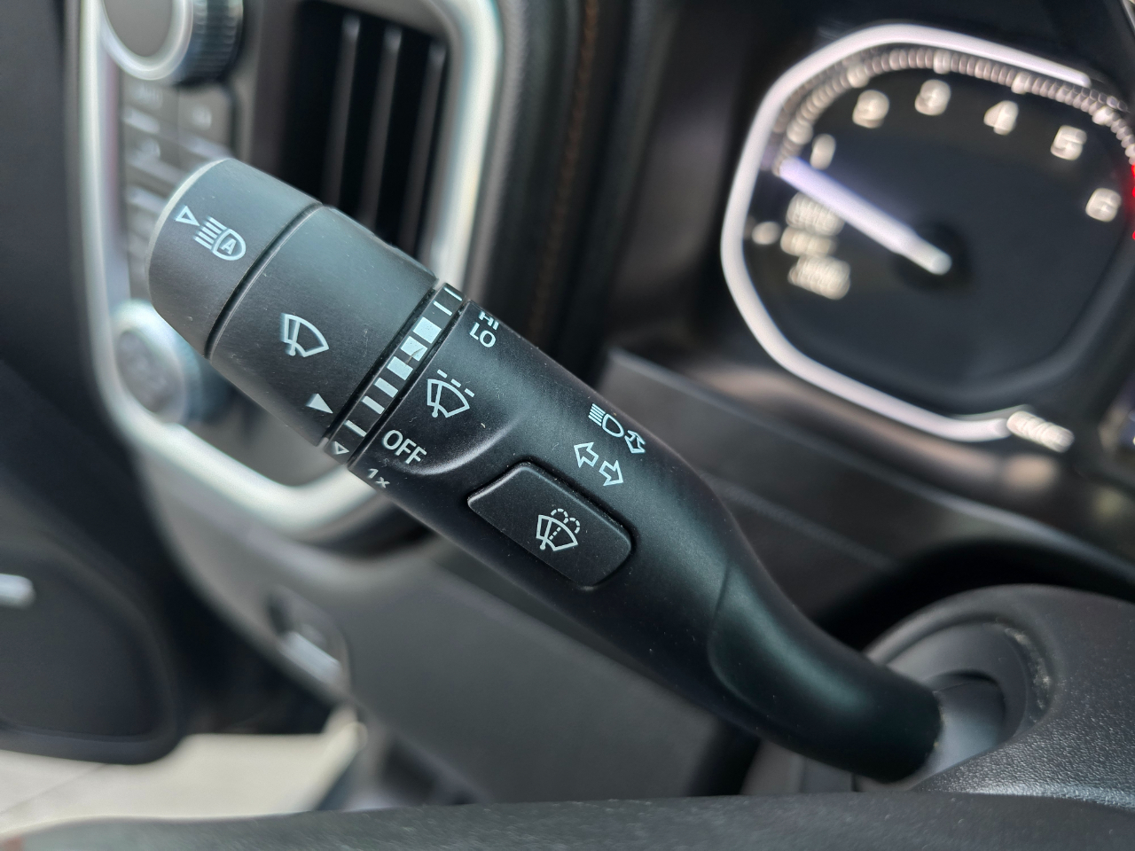 GMC Sierra 1500 4WD Crew Cab 147" AT4 2019