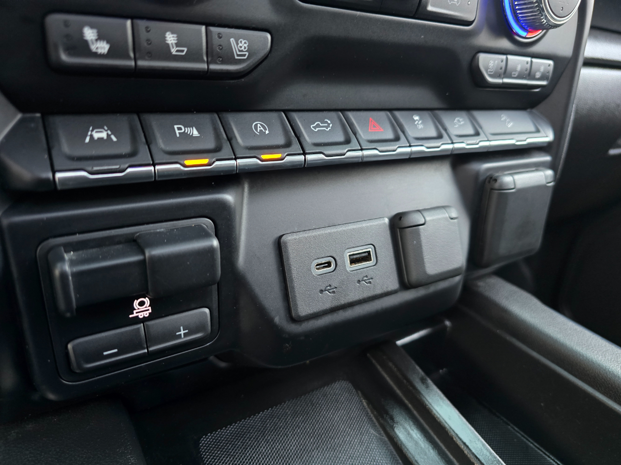 GMC Sierra 1500 4WD Crew Cab 147" AT4 2019