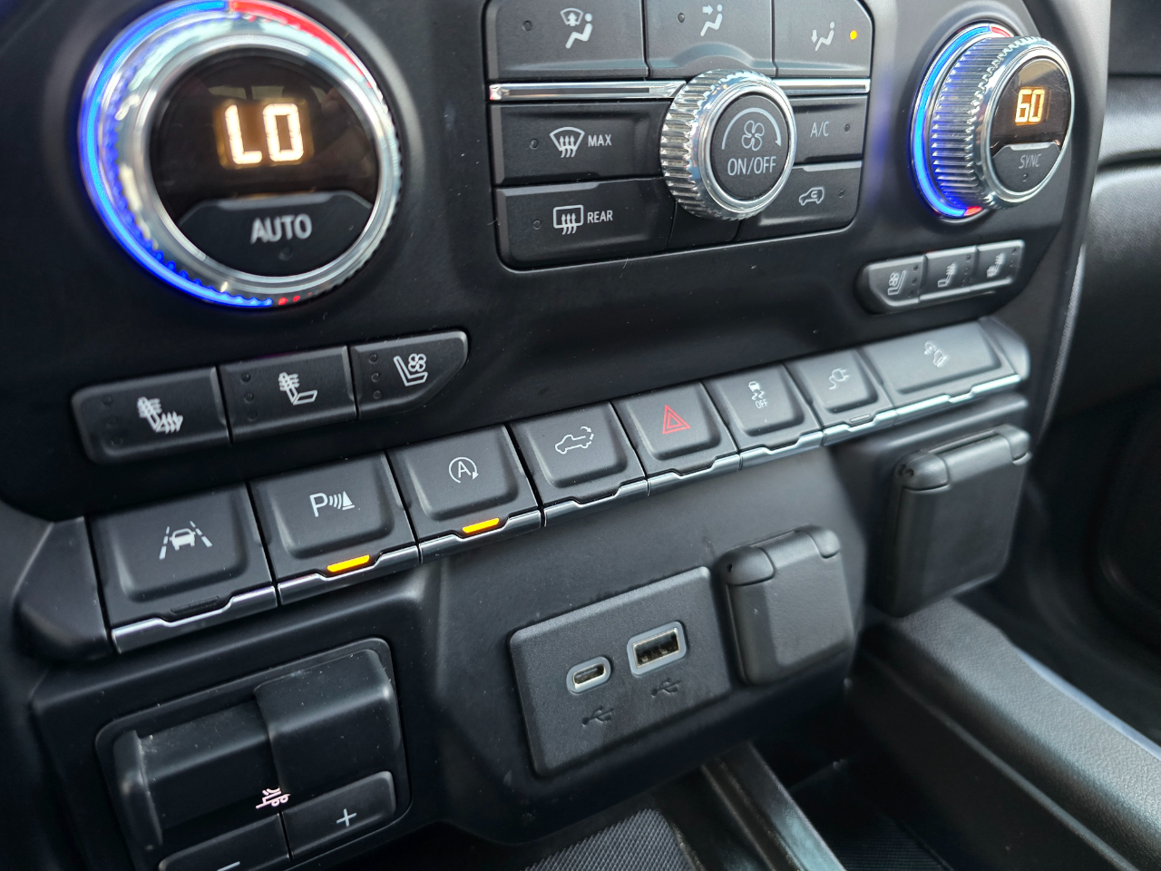 GMC Sierra 1500 4WD Crew Cab 147" AT4 2019