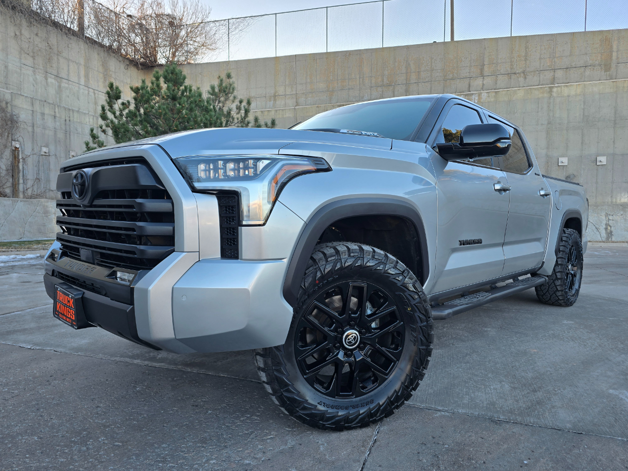 Toyota Tundra 4WD Limited Hybrid CrewMax 5.5' Bed (Natl) 2024