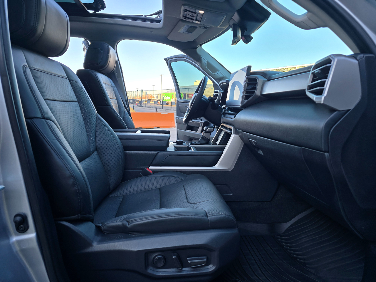 Toyota Tundra 4WD Limited Hybrid CrewMax 5.5' Bed (Natl) 2024