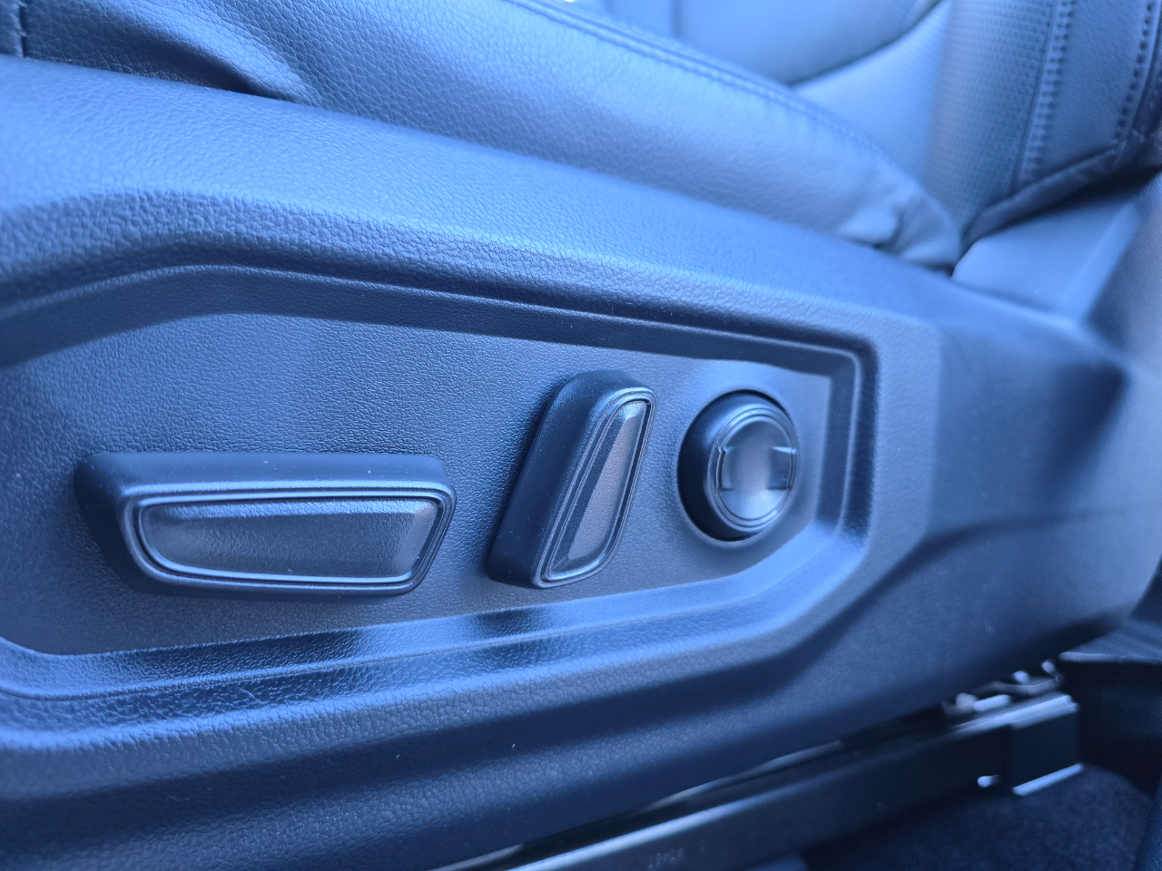 Toyota Tundra 4WD Limited Hybrid CrewMax 5.5' Bed (Natl) 2024