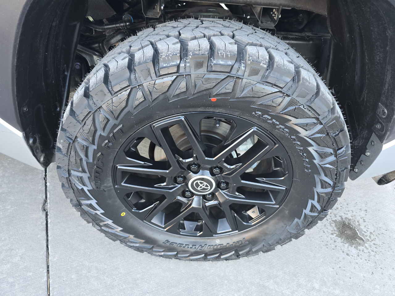 Toyota Tundra 4WD Limited Hybrid CrewMax 5.5' Bed (Natl) 2024