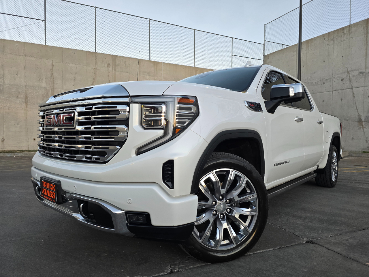 GMC Sierra 1500 4WD Crew Cab 147" Denali 2023