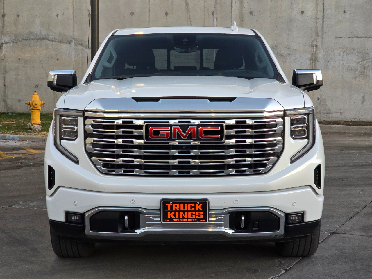 GMC Sierra 1500 4WD Crew Cab 147" Denali 2023