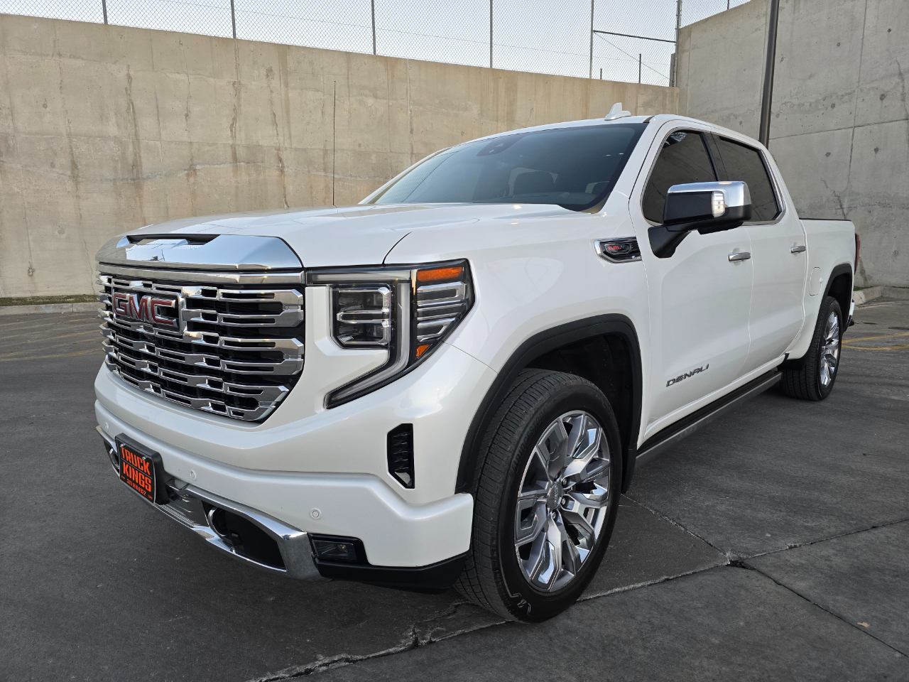GMC Sierra 1500 4WD Crew Cab 147" Denali 2023