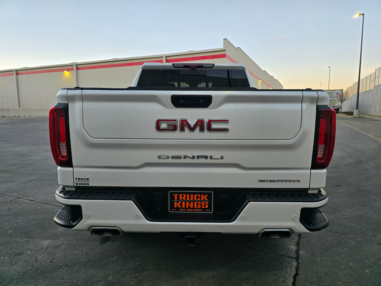 GMC Sierra 1500 4WD Crew Cab 147" Denali 2023