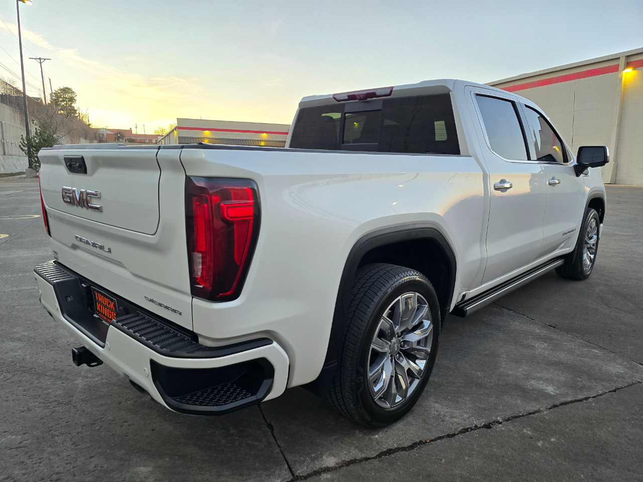 GMC Sierra 1500 4WD Crew Cab 147" Denali 2023