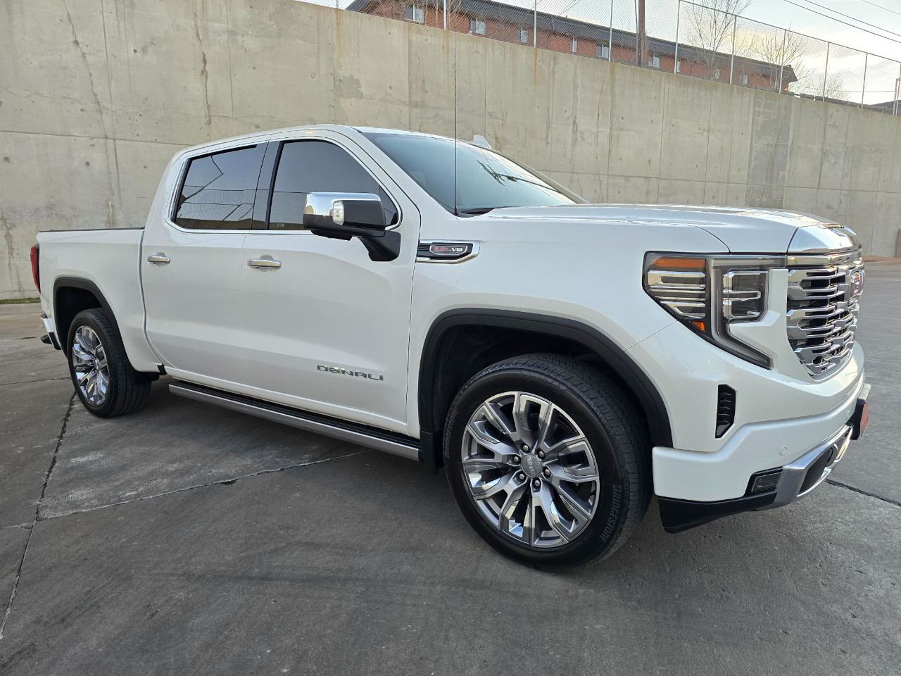 GMC Sierra 1500 4WD Crew Cab 147" Denali 2023
