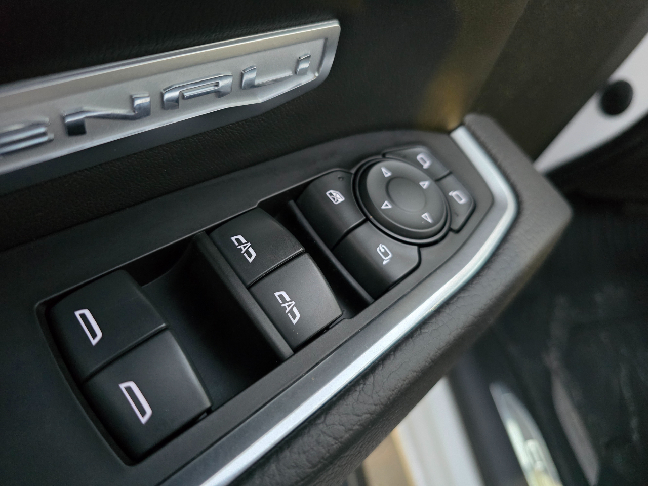 GMC Sierra 1500 4WD Crew Cab 147" Denali 2023