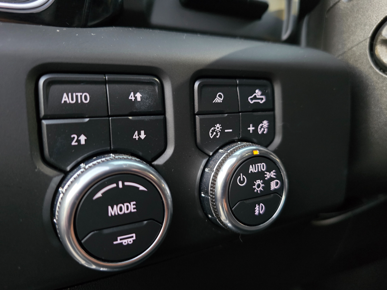 GMC Sierra 1500 4WD Crew Cab 147" Denali 2023