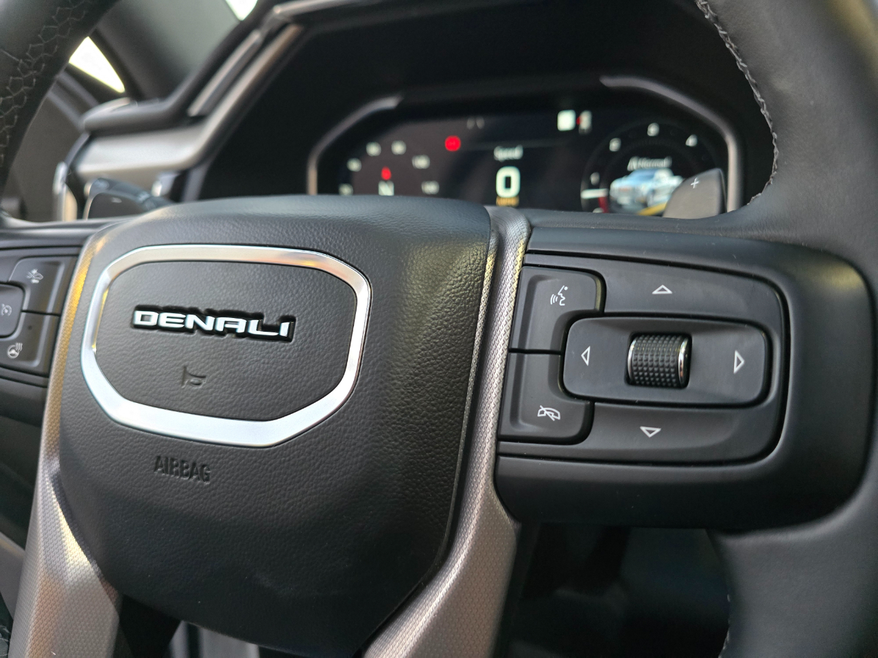 GMC Sierra 1500 4WD Crew Cab 147" Denali 2023