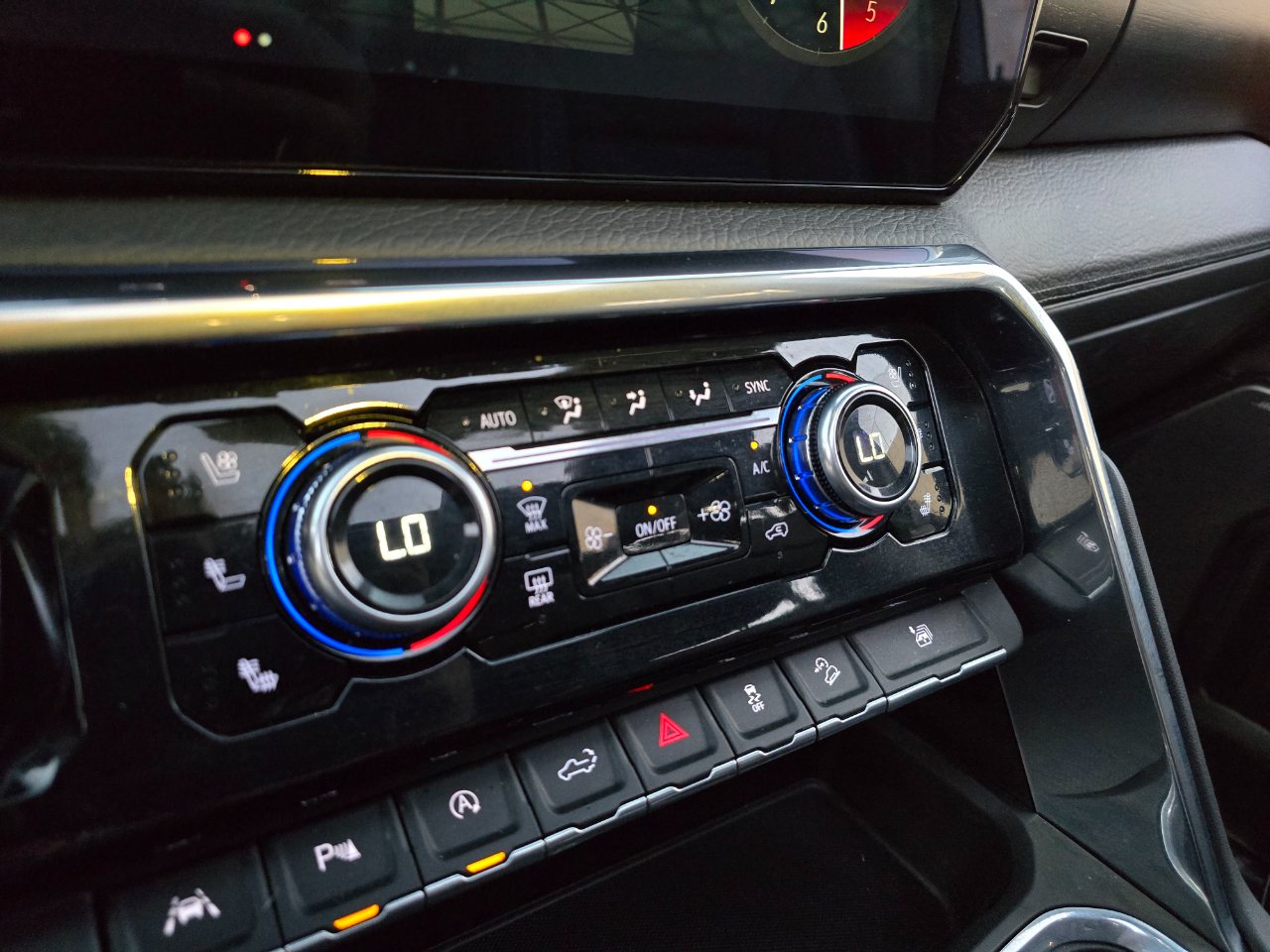 GMC Sierra 1500 4WD Crew Cab 147" Denali 2023