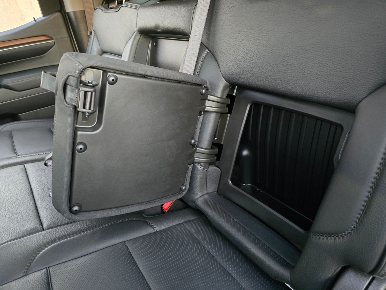 GMC Sierra 1500 4WD Crew Cab 147" Denali 2023