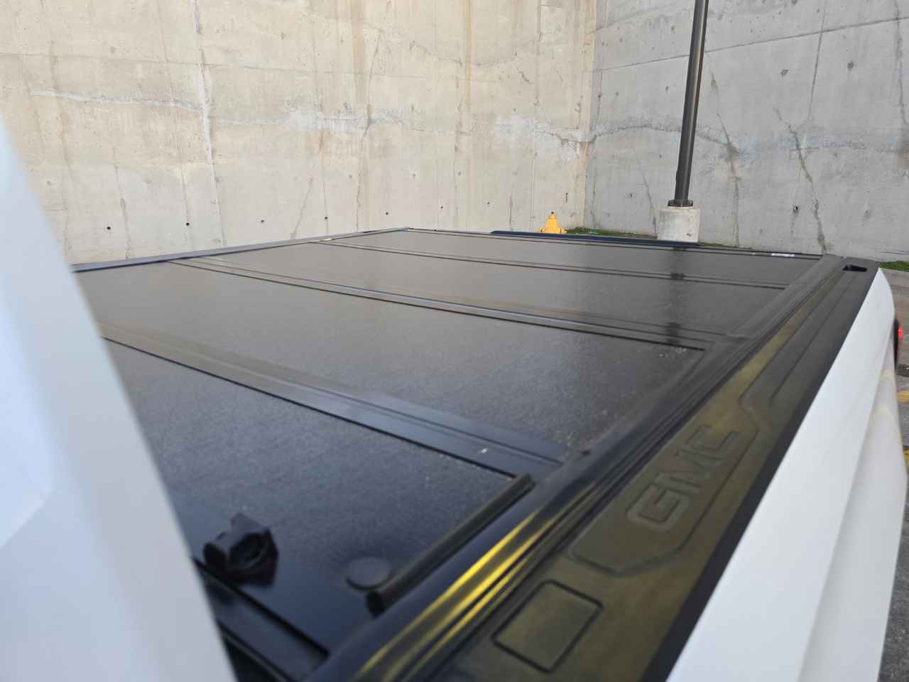 GMC Sierra 1500 4WD Crew Cab 147" Denali 2023