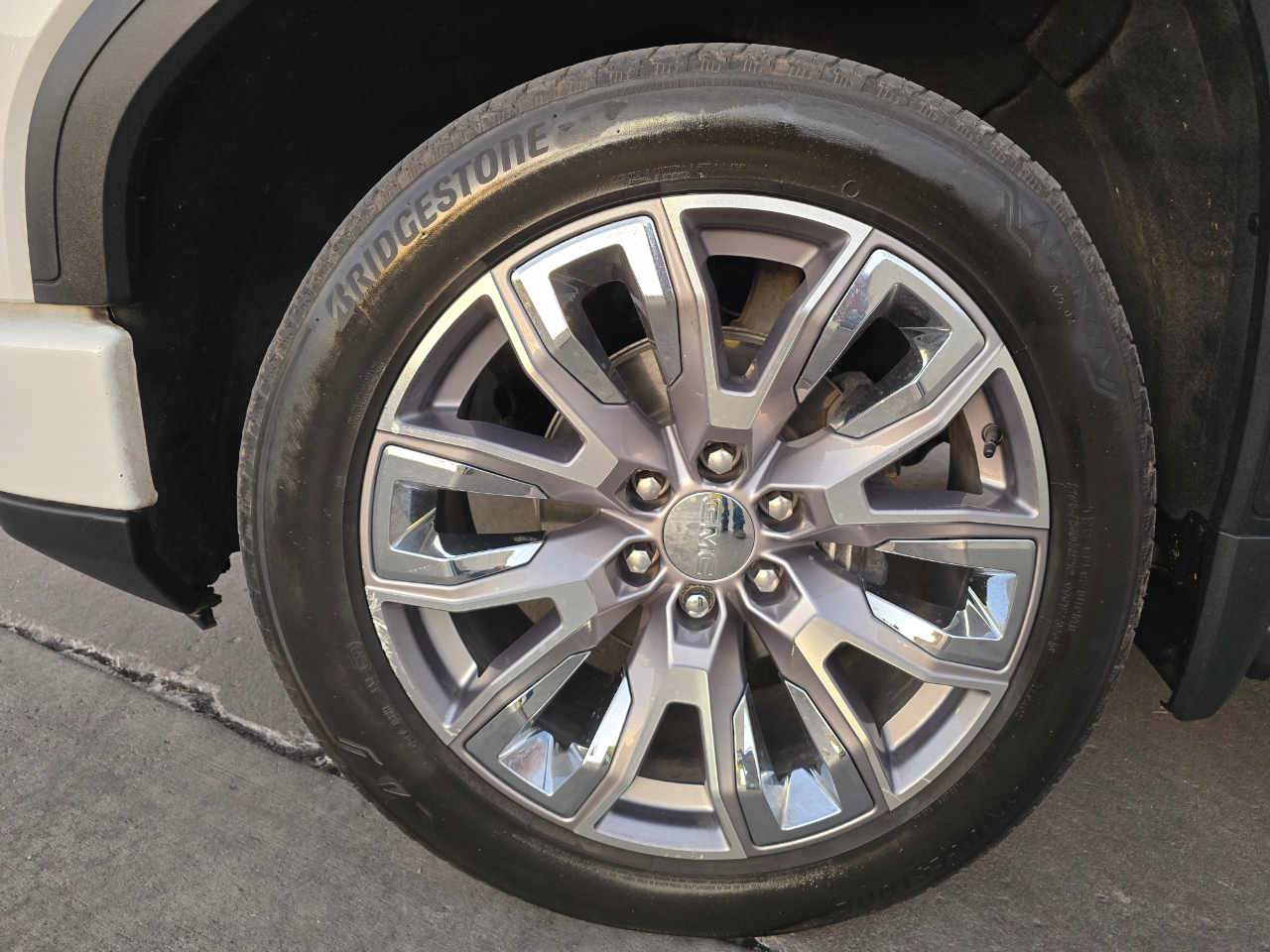 GMC Sierra 1500 4WD Crew Cab 147" Denali 2023