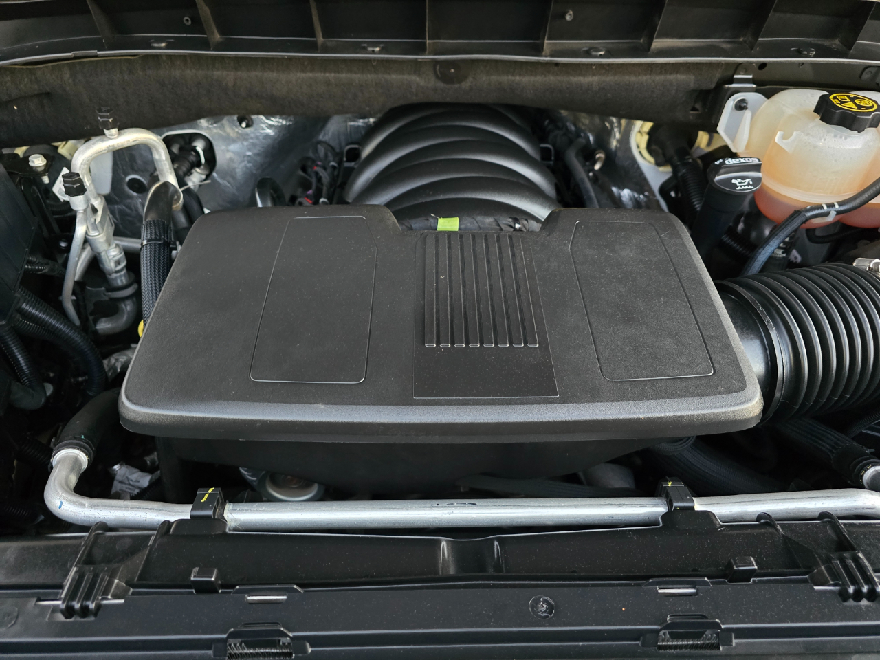 GMC Sierra 1500 4WD Crew Cab 147" Denali 2023