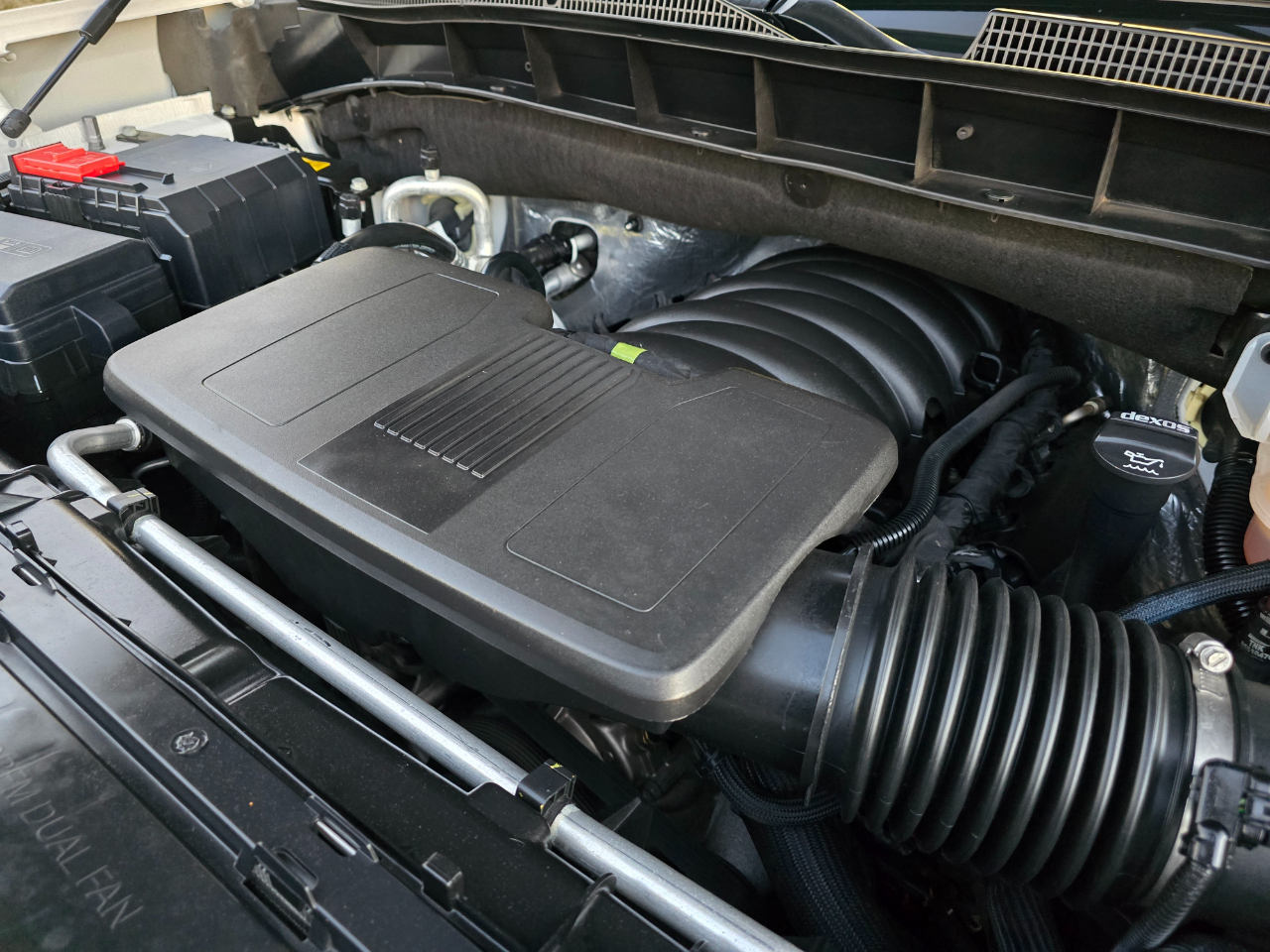 GMC Sierra 1500 4WD Crew Cab 147" Denali 2023