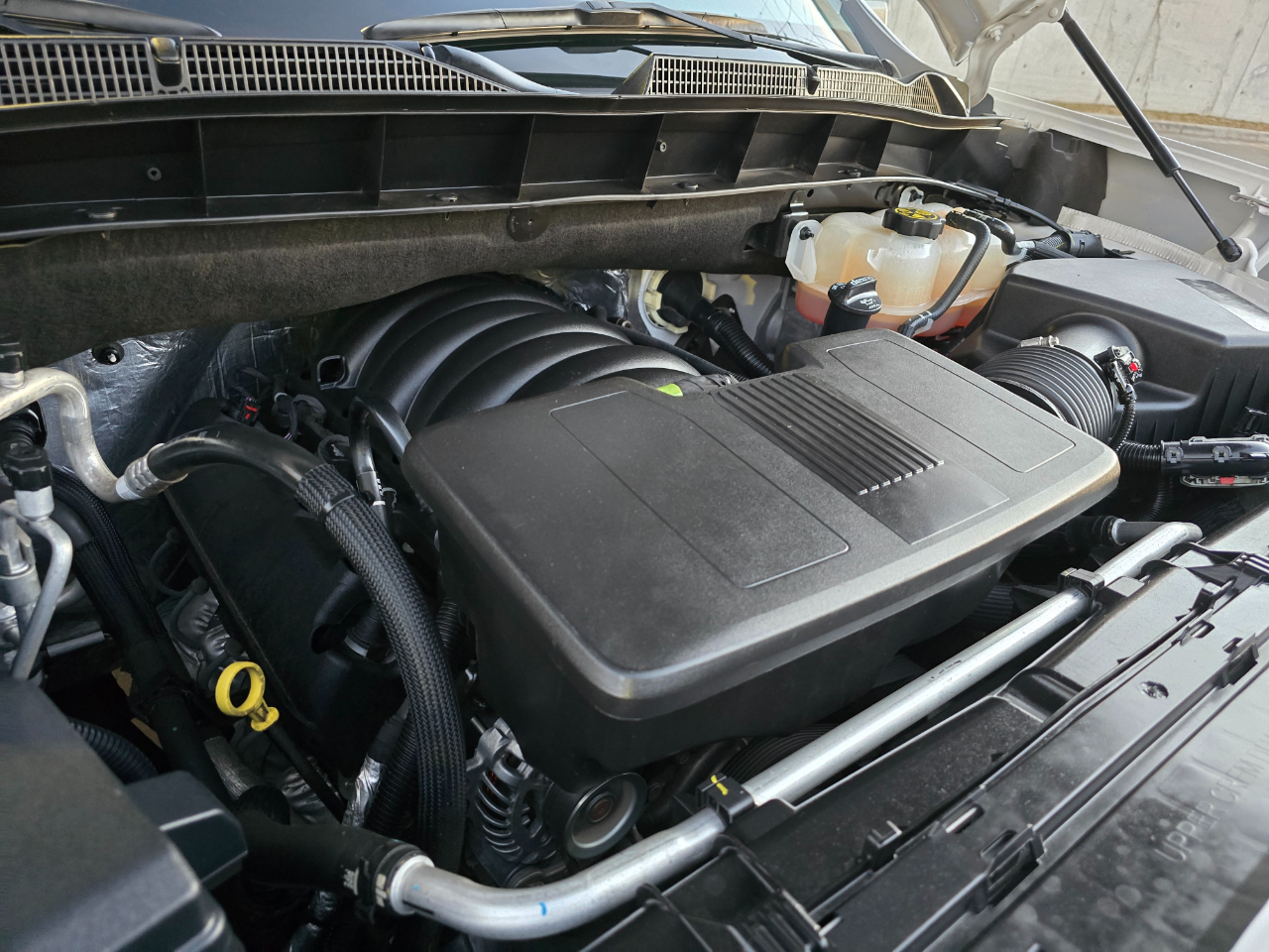 GMC Sierra 1500 4WD Crew Cab 147" Denali 2023