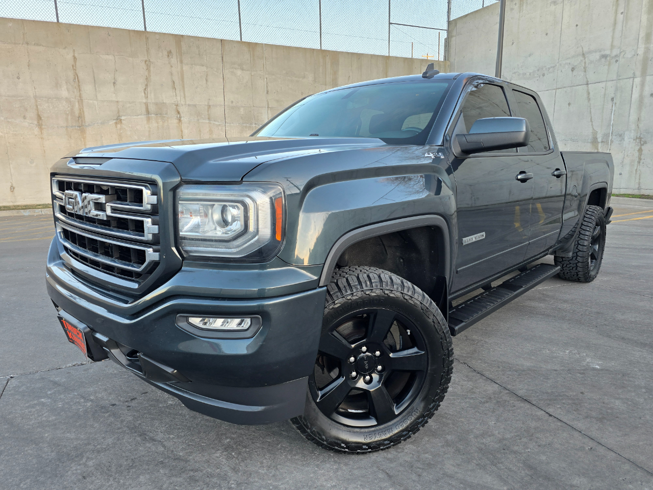 GMC Sierra 1500 4WD Double Cab 143.5" SLE 2017