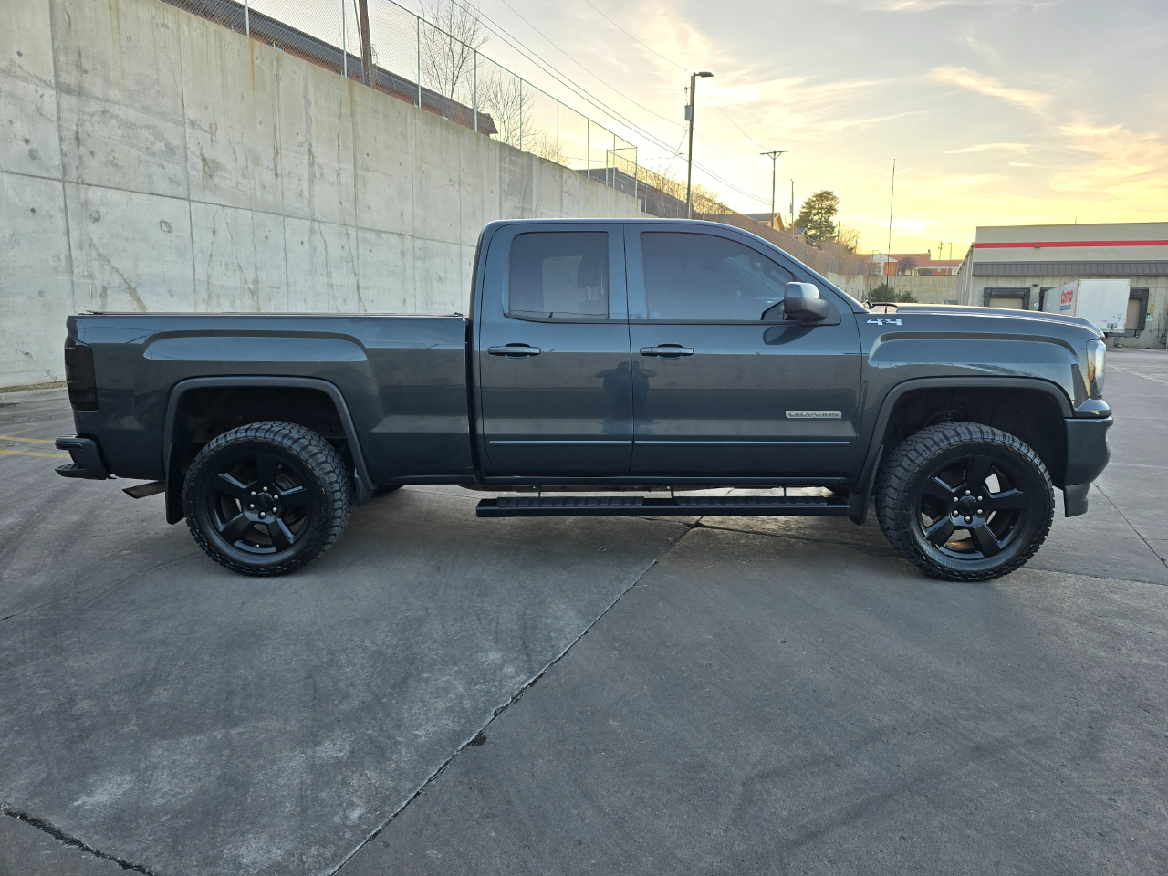 GMC Sierra 1500 4WD Double Cab 143.5" SLE 2017