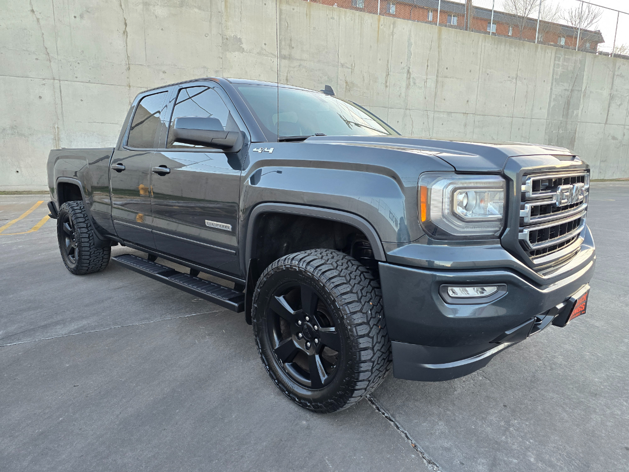 GMC Sierra 1500 4WD Double Cab 143.5" SLE 2017