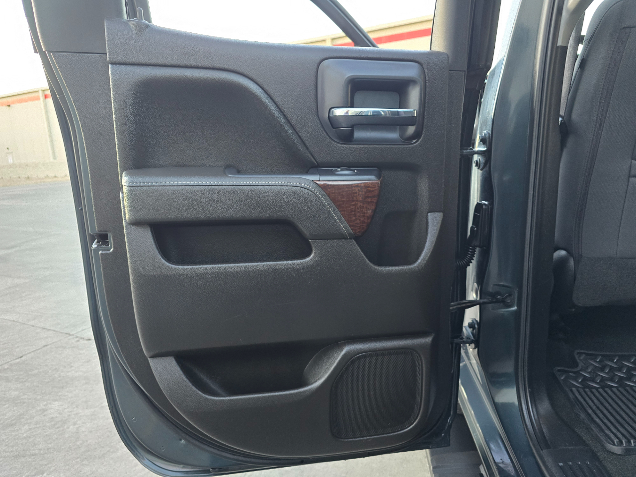 GMC Sierra 1500 4WD Double Cab 143.5" SLE 2017