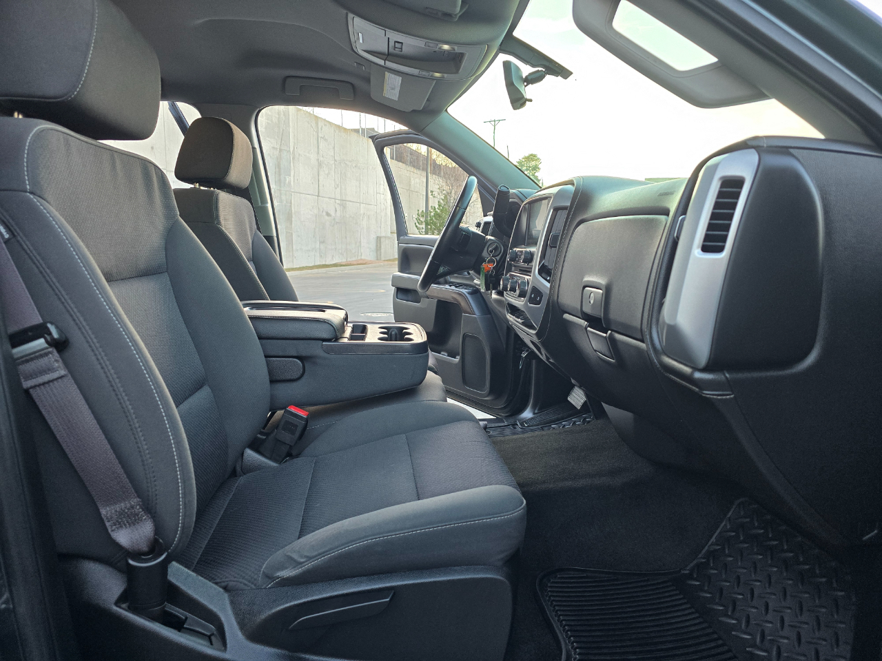 GMC Sierra 1500 4WD Double Cab 143.5" SLE 2017