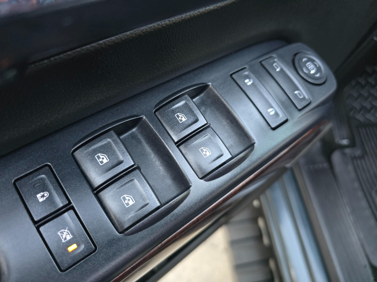 GMC Sierra 1500 4WD Double Cab 143.5" SLE 2017