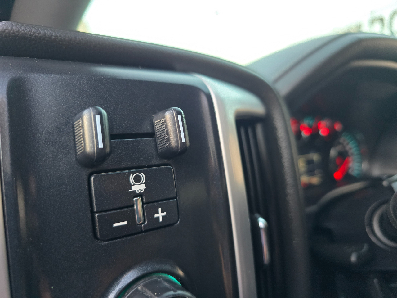 GMC Sierra 1500 4WD Double Cab 143.5" SLE 2017