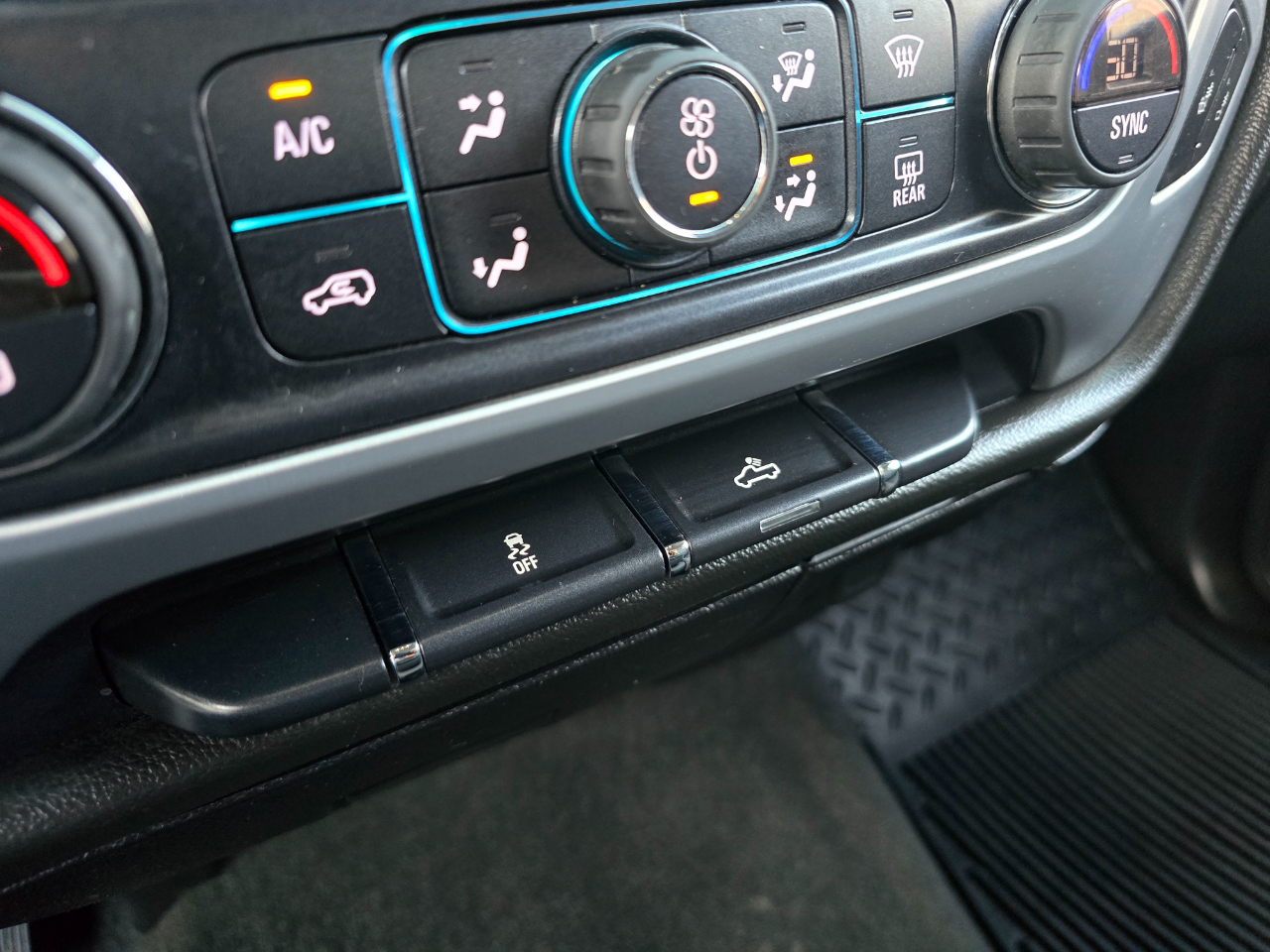 GMC Sierra 1500 4WD Double Cab 143.5" SLE 2017