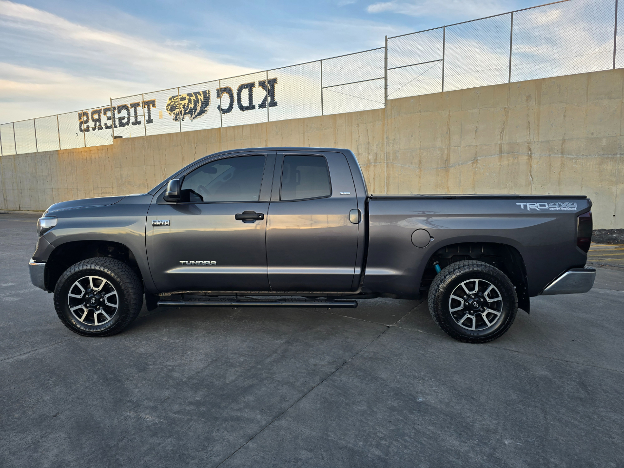 Toyota Tundra 4WD SR5 Double Cab 6.5' Bed (Natl) 2017