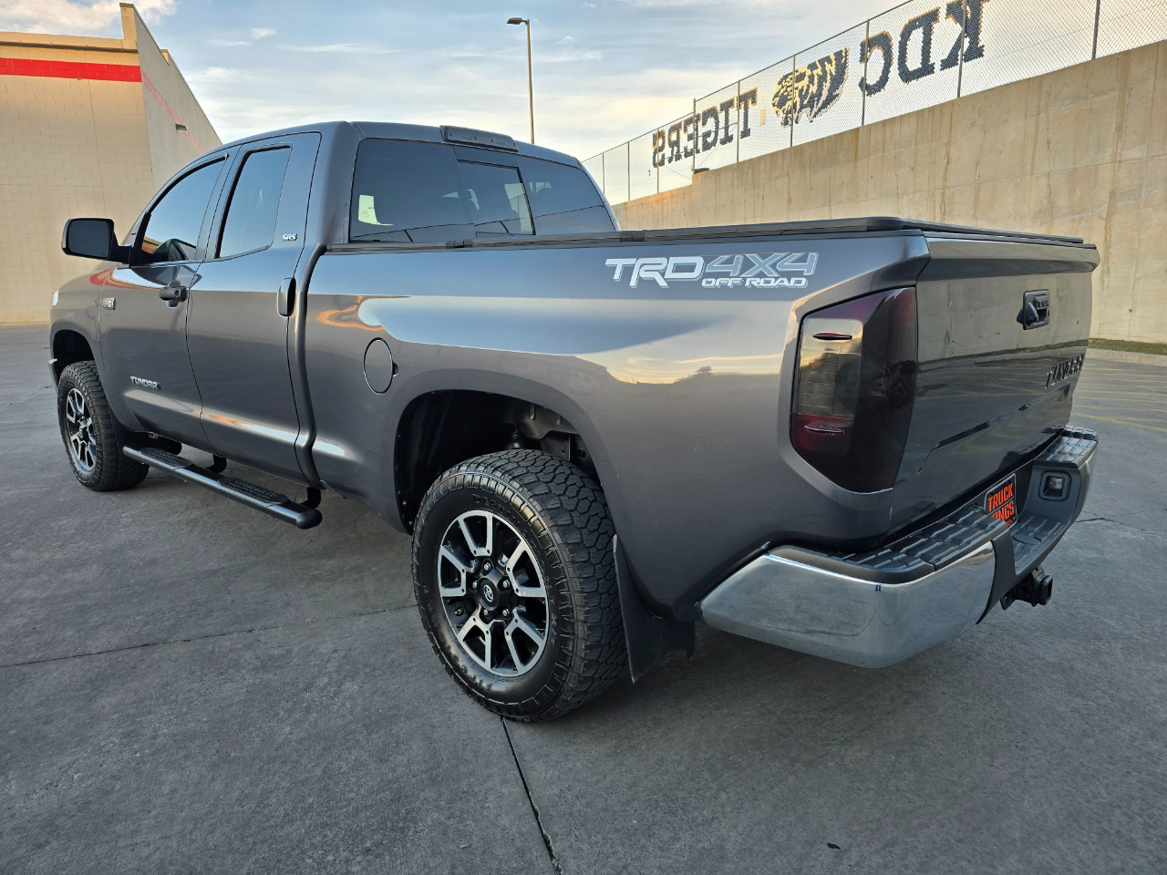 Toyota Tundra 4WD SR5 Double Cab 6.5' Bed (Natl) 2017
