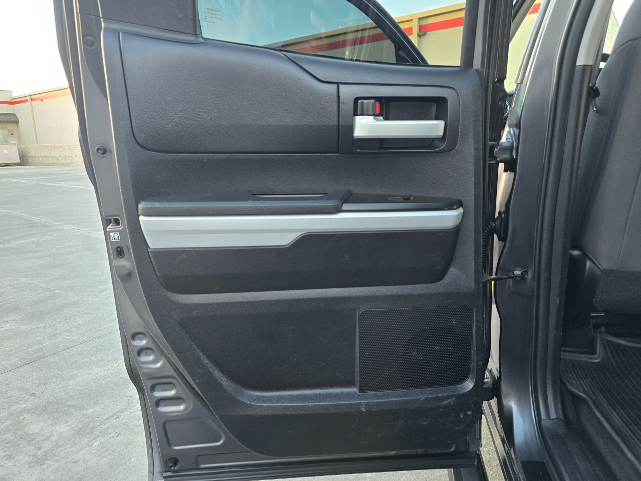 Toyota Tundra 4WD SR5 Double Cab 6.5' Bed (Natl) 2017